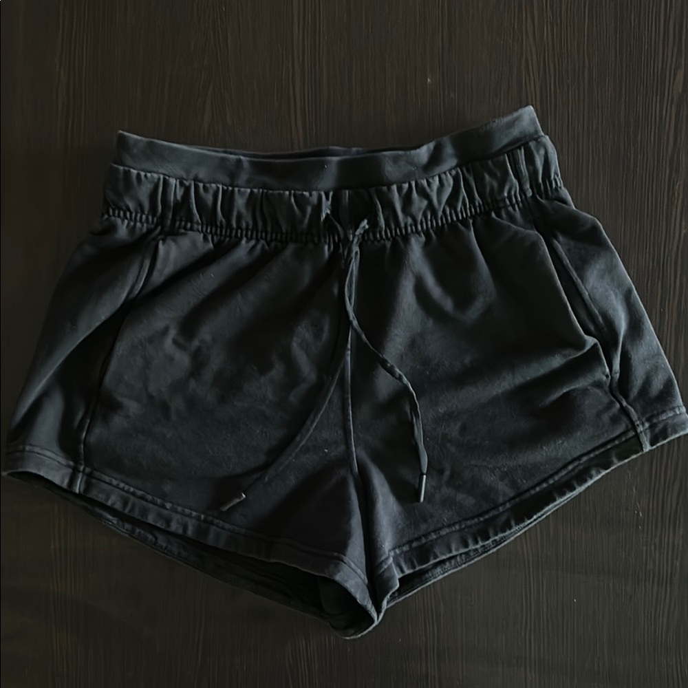 Lululemon Inner Glow Short 3’